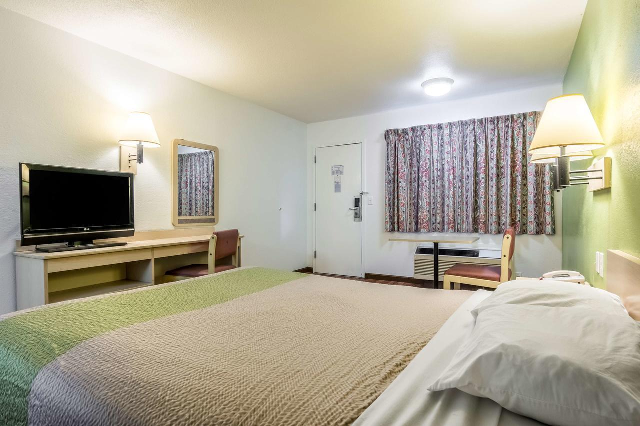 Motel 6 Chattanooga East エクステリア 写真