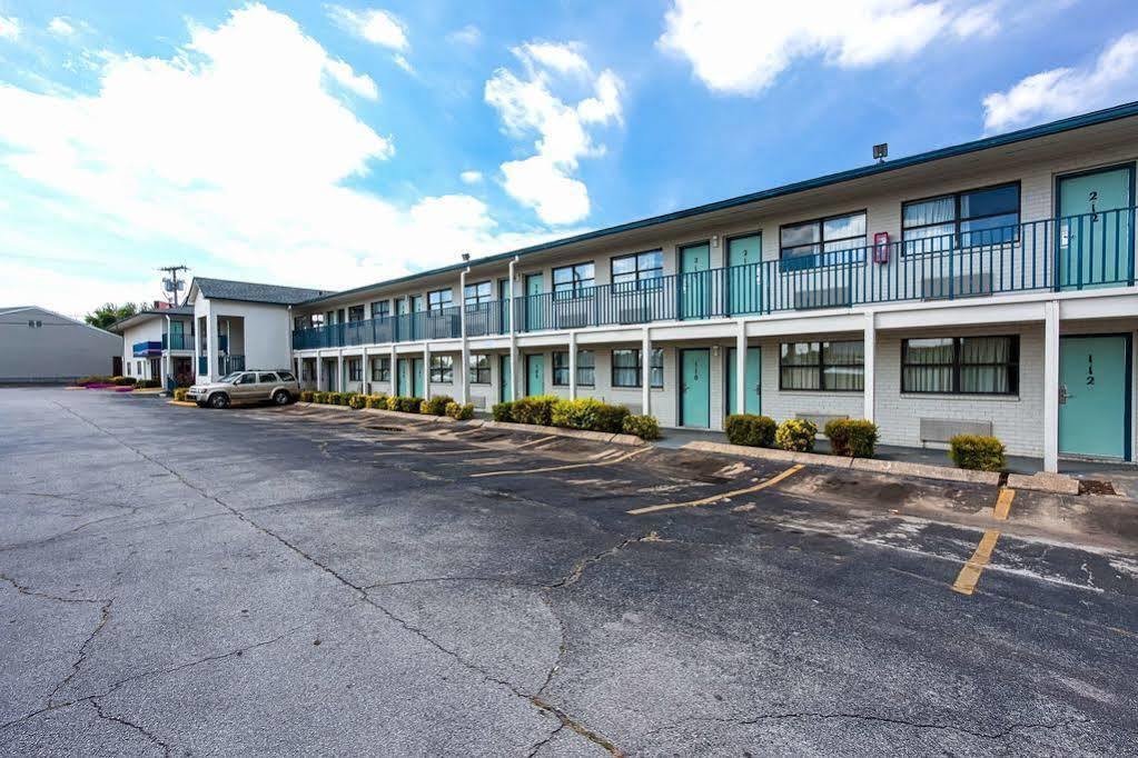 Motel 6 Chattanooga East エクステリア 写真